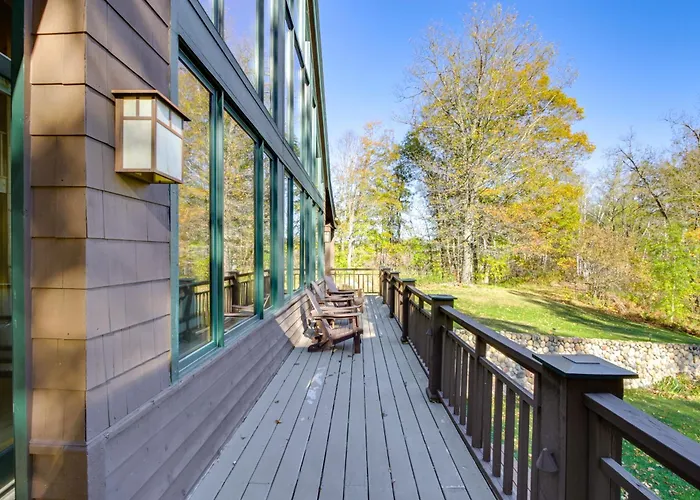 Private Lake & Trail Access: Home In Jacobson!