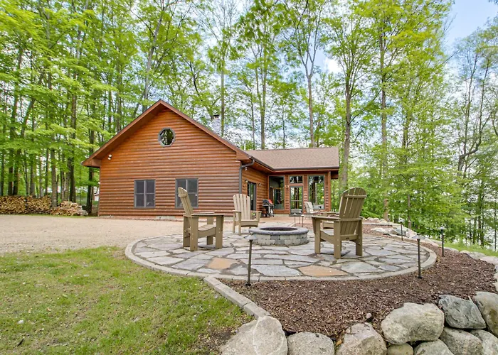 Waterfront Cabin On Trout Lake W/ Private Dock!